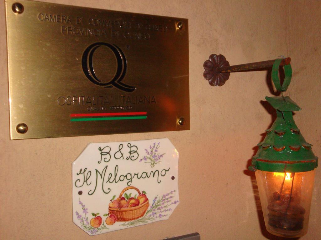 לינה וארוחת בוקר בורגו סן דלמצו Il Melograno מראה חיצוני תמונה